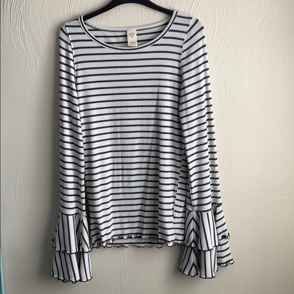 Bell sleeve Free People shirt